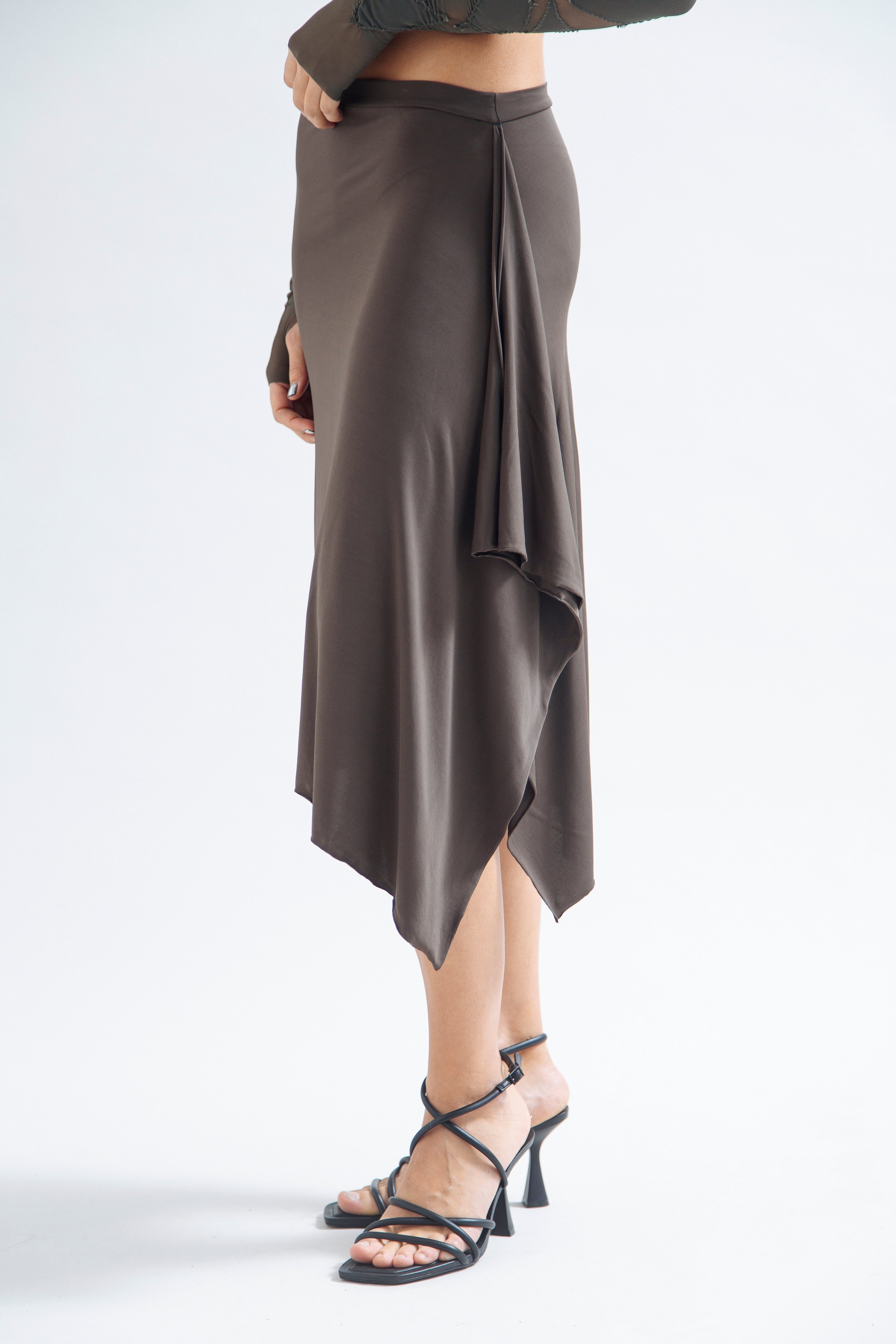 DRAPED SLEEK SKIRT