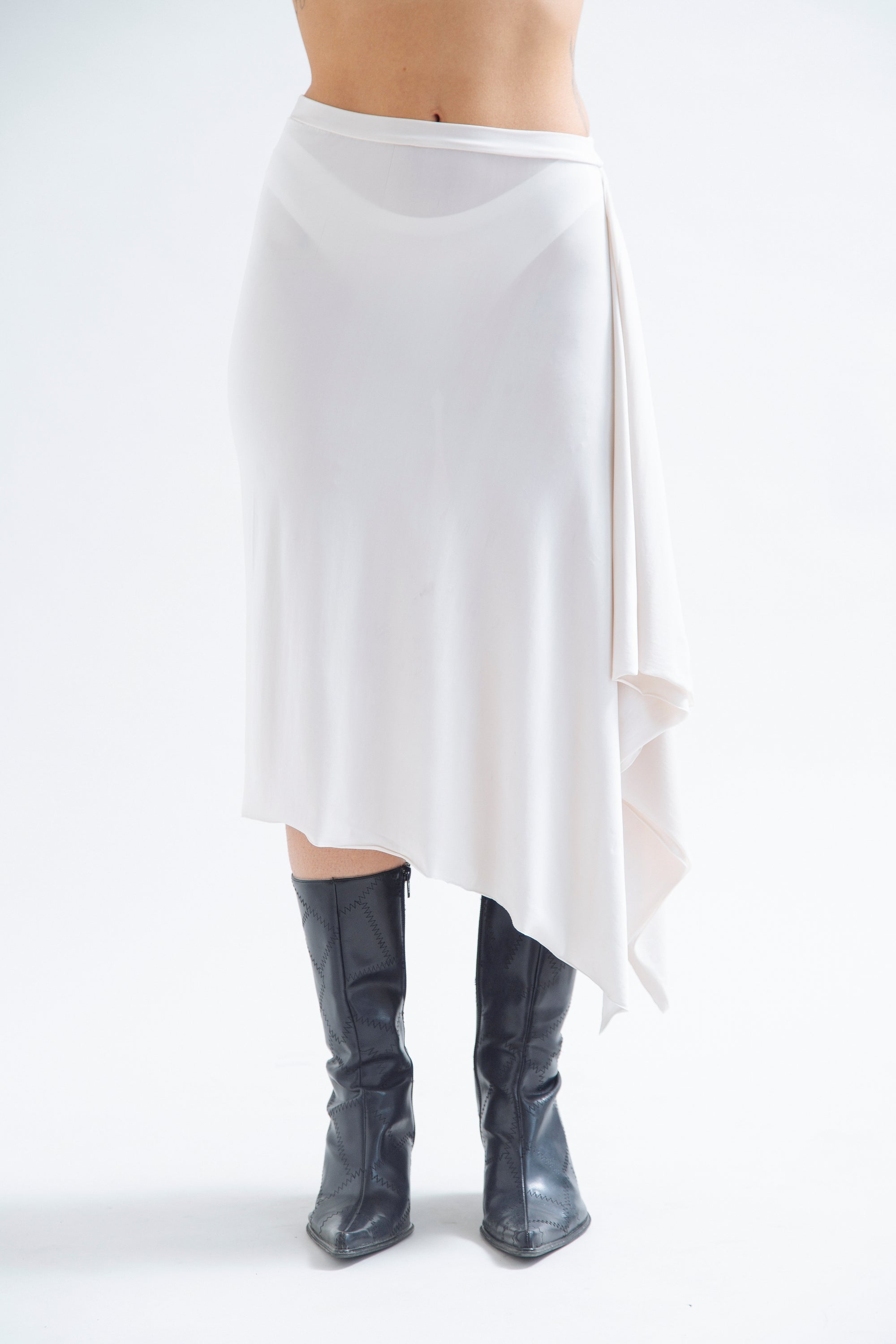 DRAPED SLEEK SKIRT